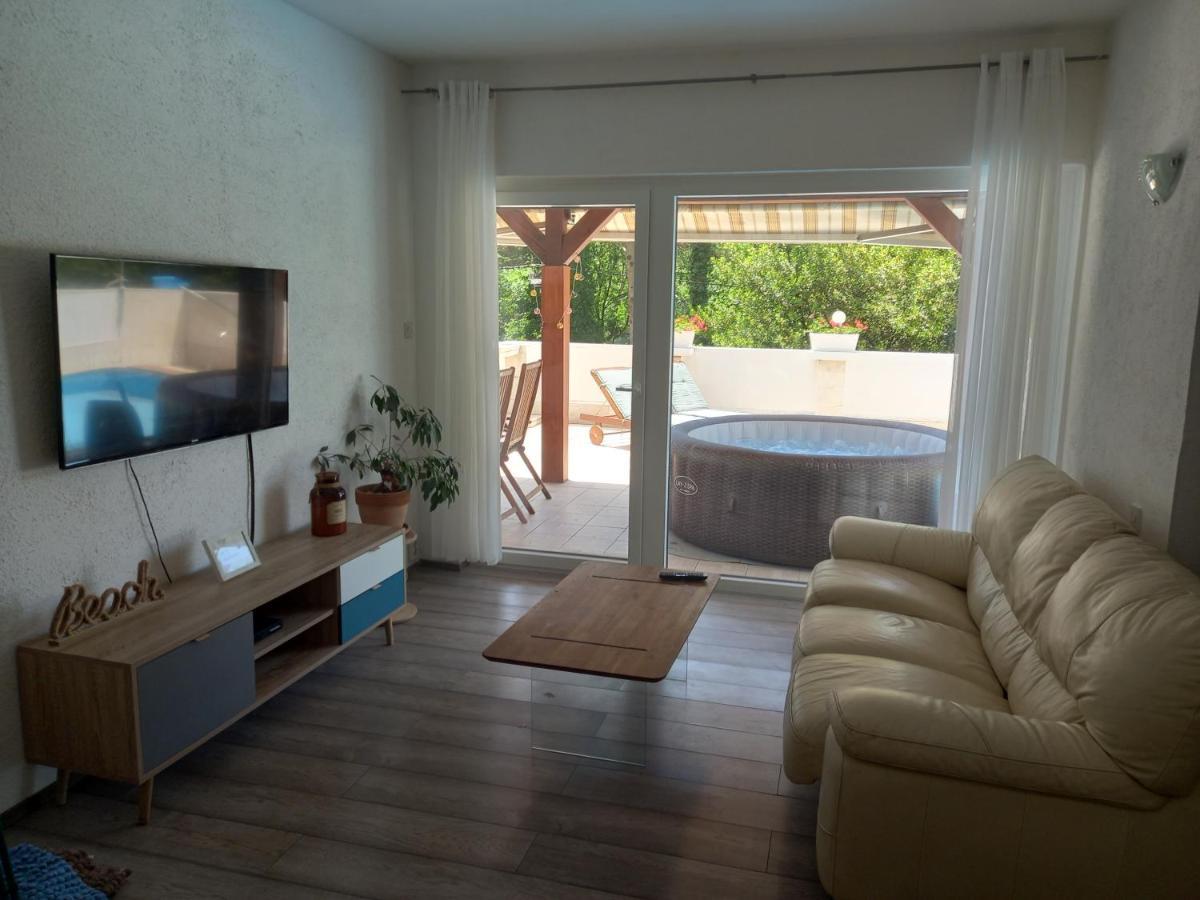 Vila Brig 108 - Private Swimming Pool And Jacuzzi Rijeka Dış mekan fotoğraf